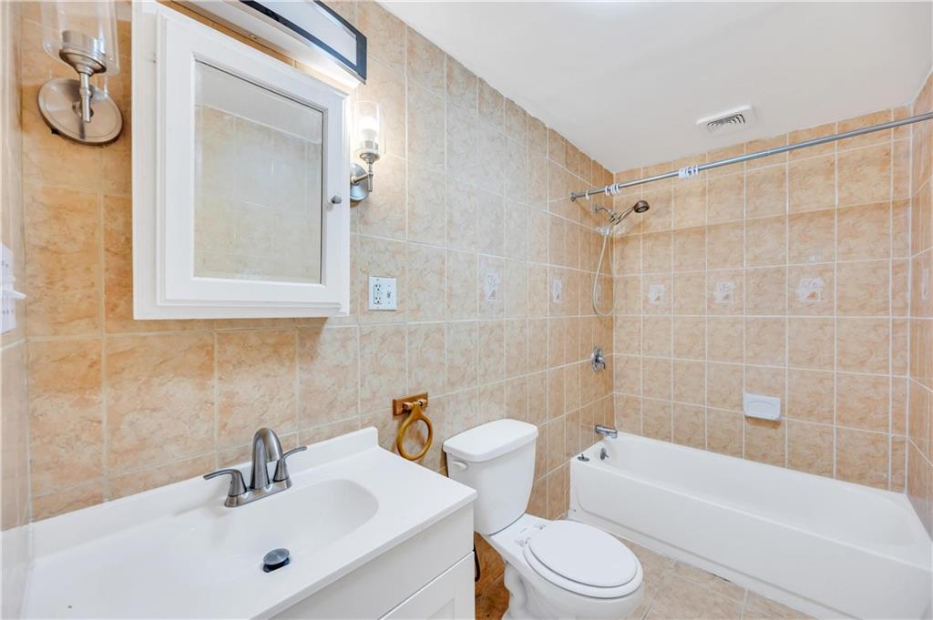 14014 Charles Lane Springfield Gardens NY 11413