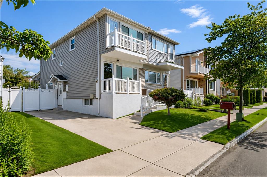 62 Mayberry Promenade Annadale Staten Island NY 10312