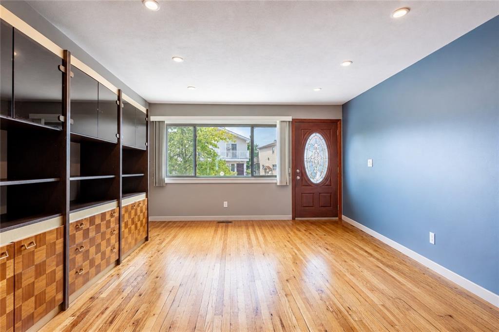 62 Mayberry Promenade Annadale Staten Island NY 10312