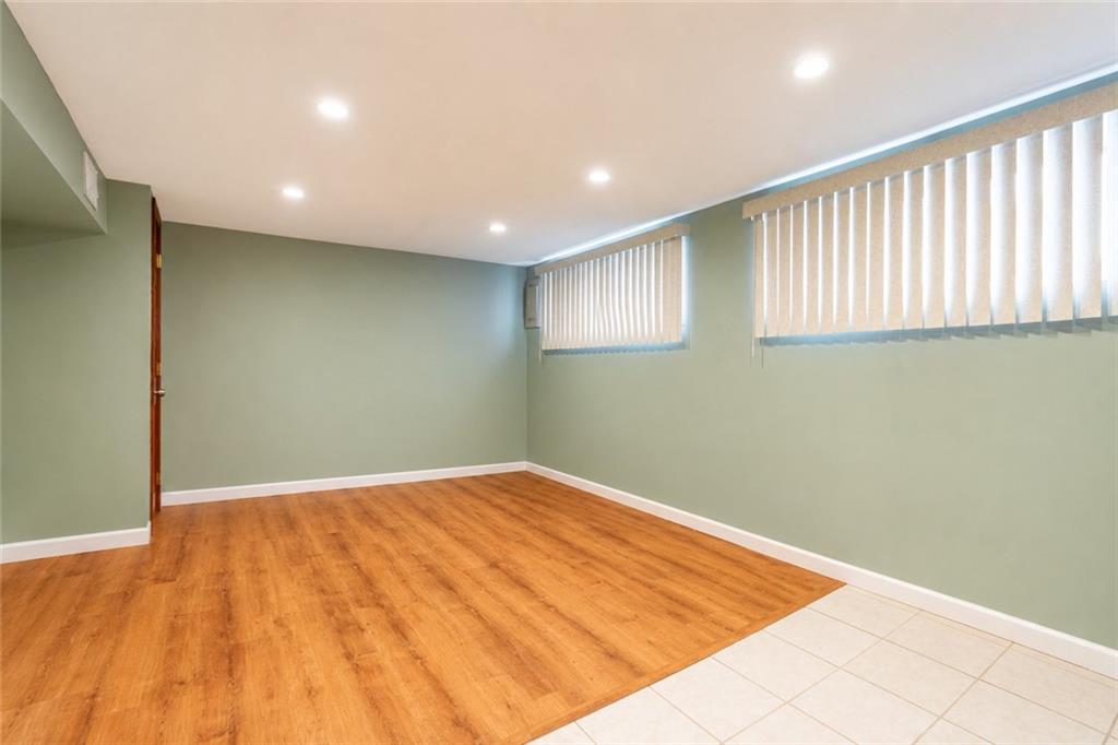 62 Mayberry Promenade Annadale Staten Island NY 10312