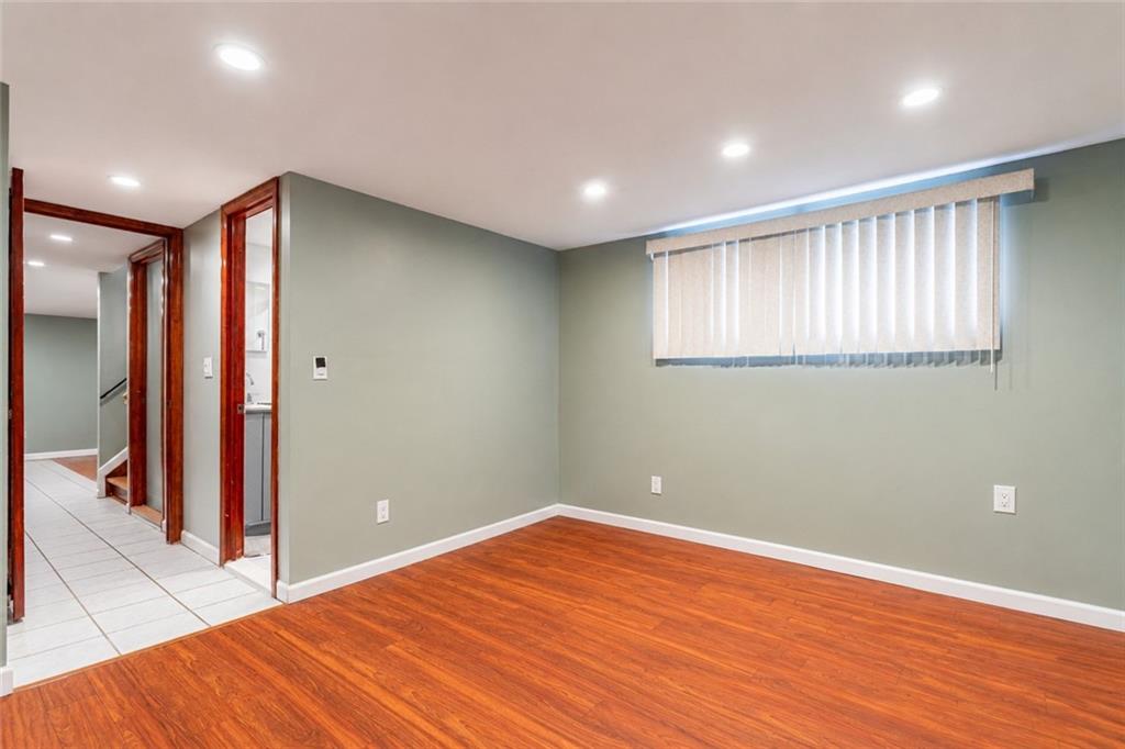 62 Mayberry Promenade Annadale Staten Island NY 10312