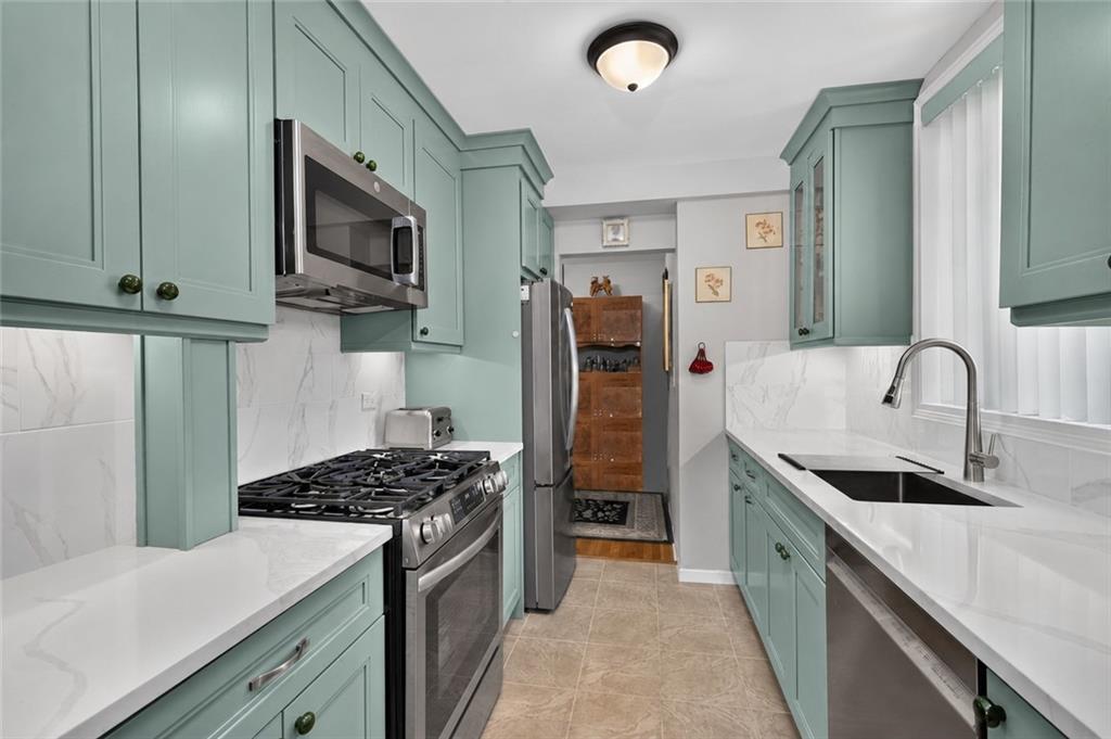 830 Howard Avenue Sunnyside Staten Island NY 10301