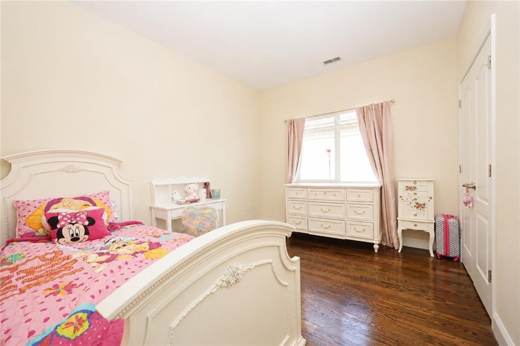 32 Wild Avenue Travis State Island NY 10314