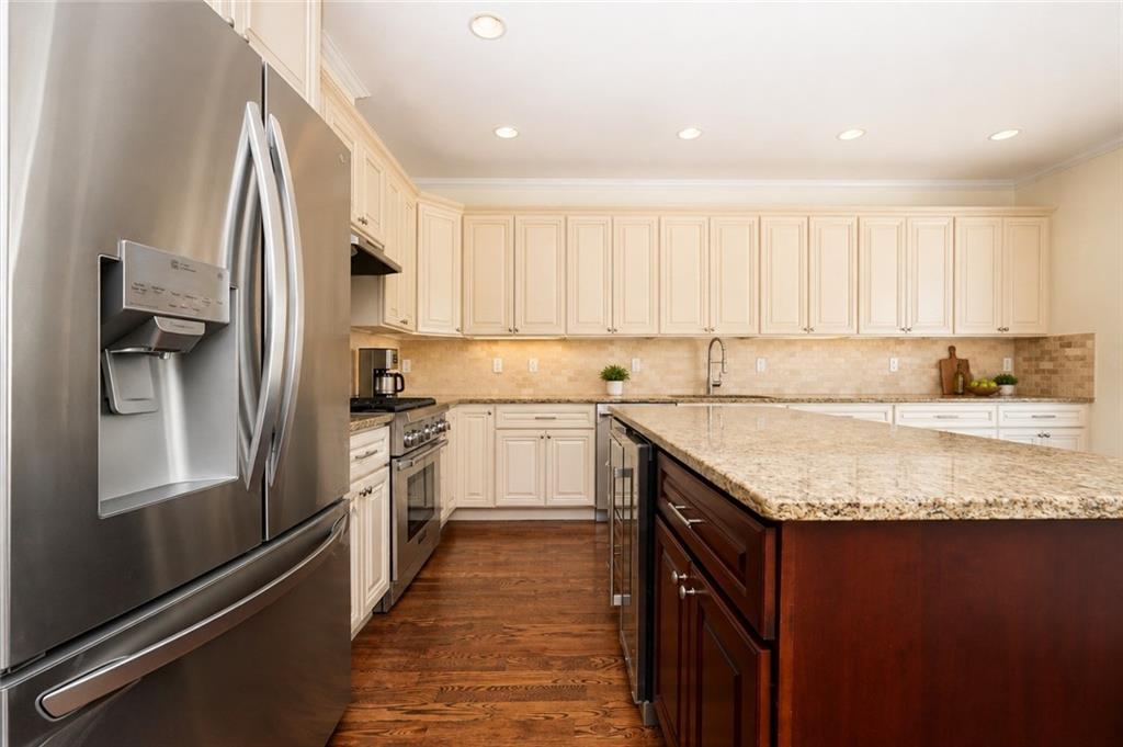 32 Wild Avenue Travis State Island NY 10314