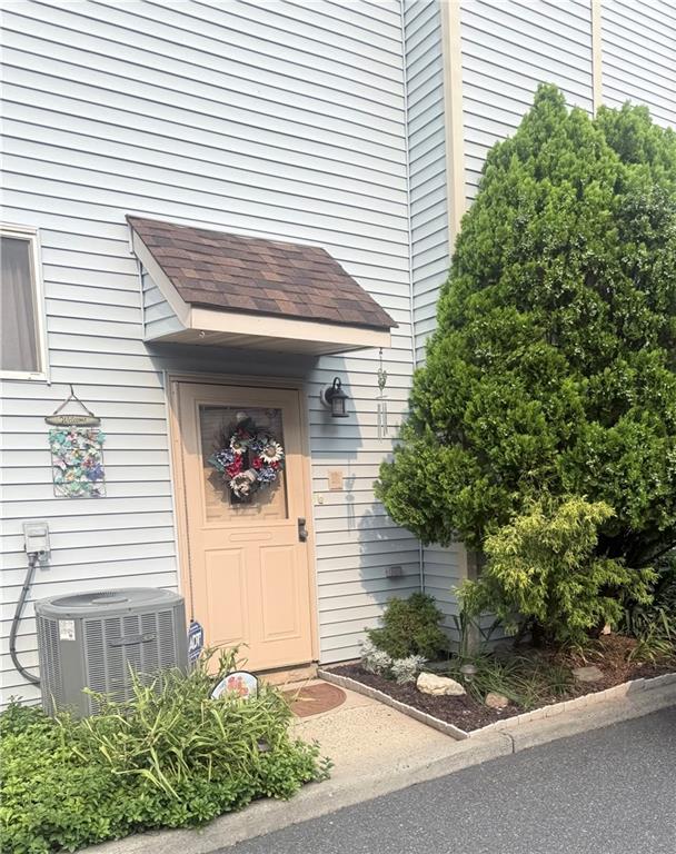 15 Phyllis Court Rossville Staten Island NY 10309