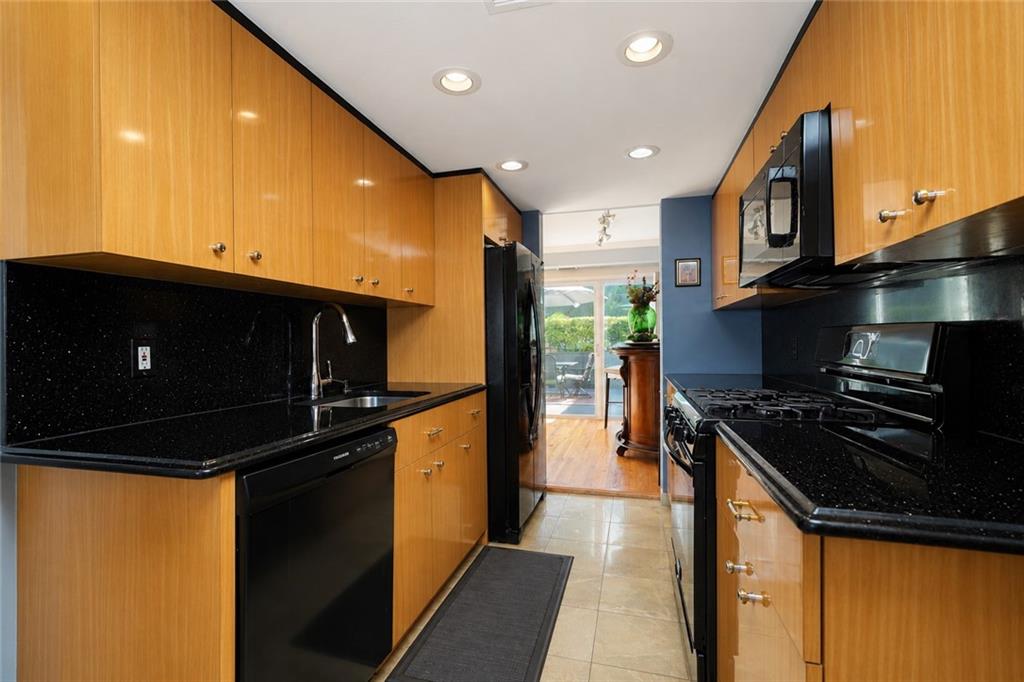 331 Hampton Green Arden Heights Staten Island NY 10312