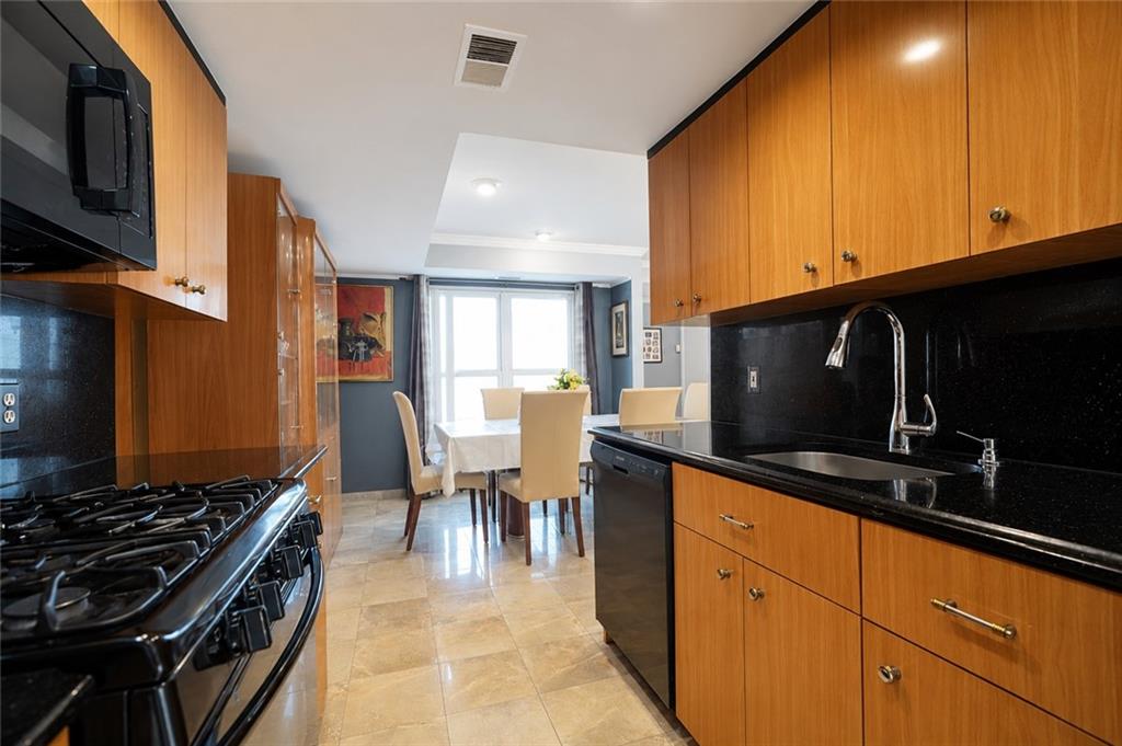 331 Hampton Green Arden Heights Staten Island NY 10312