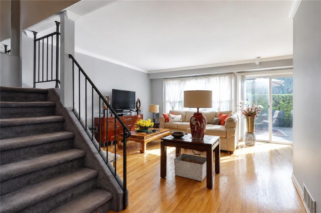 331 Hampton Green Arden Heights Staten Island NY 10312