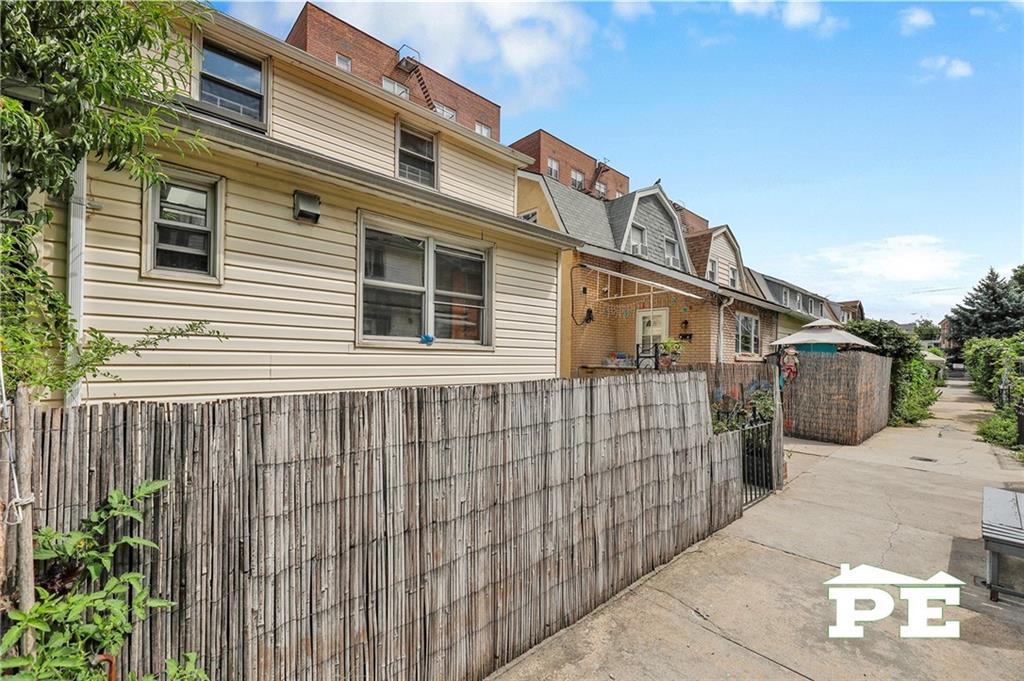 17 Margaret Court Sheepshead Bay Brooklyn NY 11235