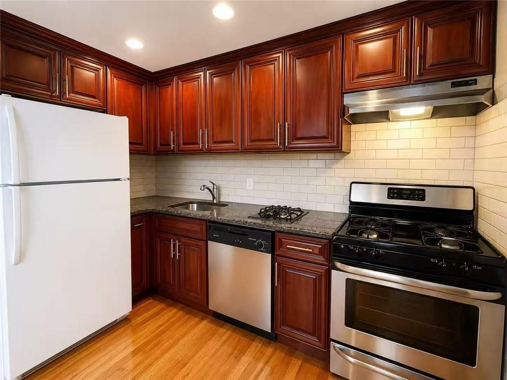 8895 26th Avenue Bensonhurst Brooklyn NY 11214