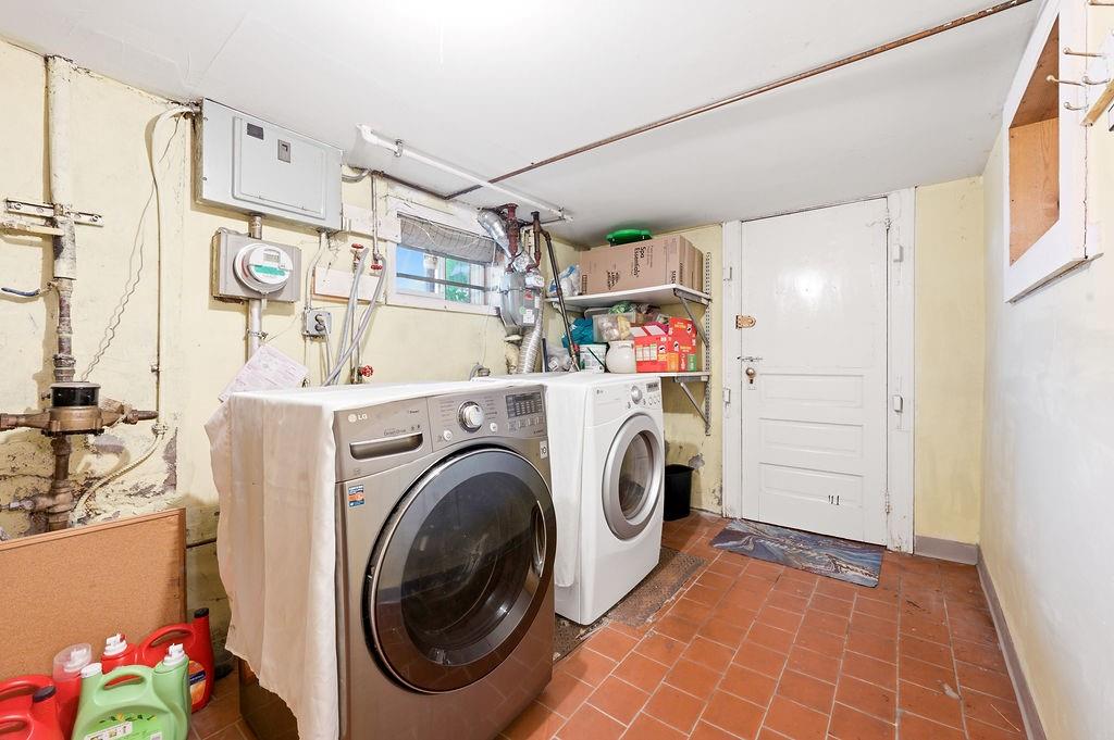 7709 19th Avenue Bensonhurst Brooklyn NY 11214