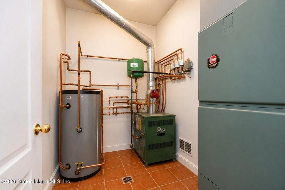 55 Topside Lane Castleton Corners Brooklyn NY 10309