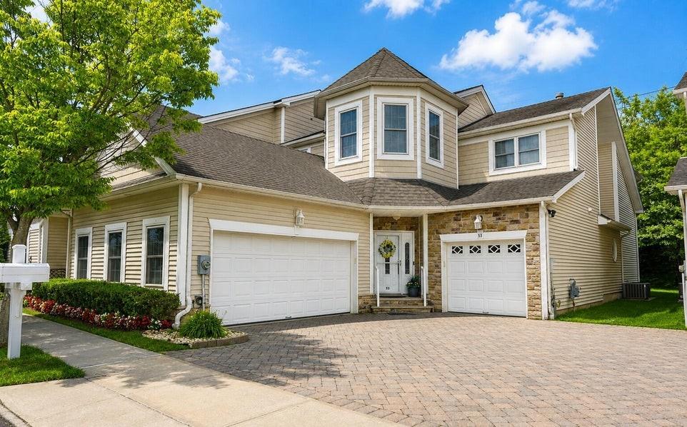 55 Topside Lane Castleton Corners Staten Island NY 10309