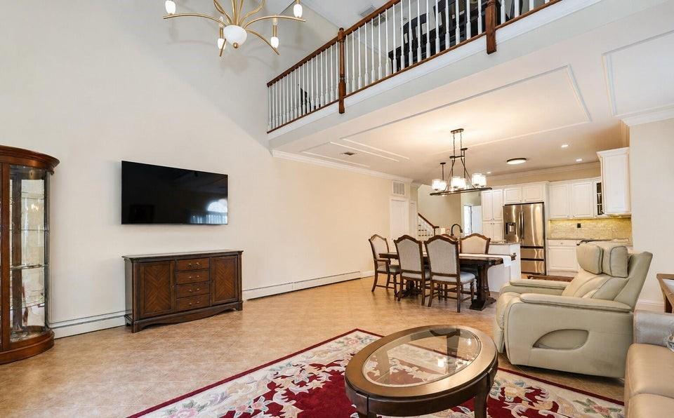 55 Topside Lane Castleton Corners Staten Island NY 10309