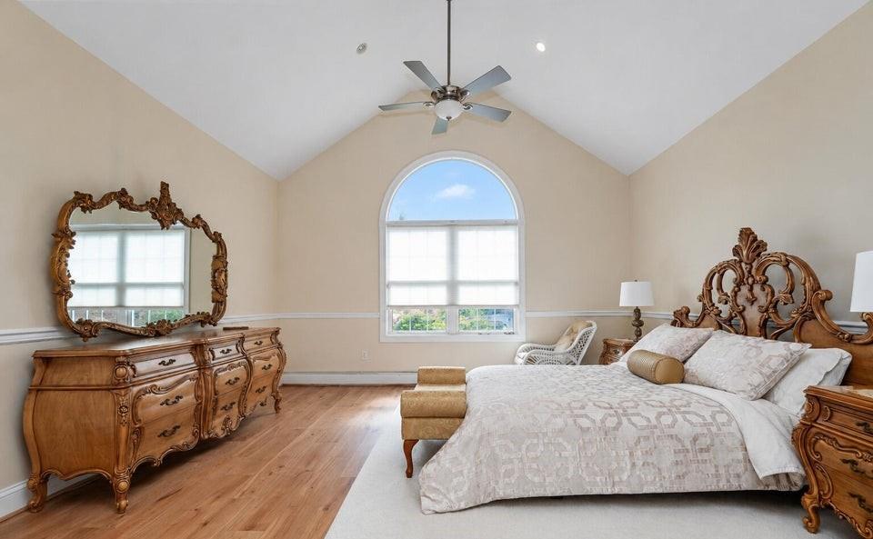 55 Topside Lane Castleton Corners Staten Island NY 10309