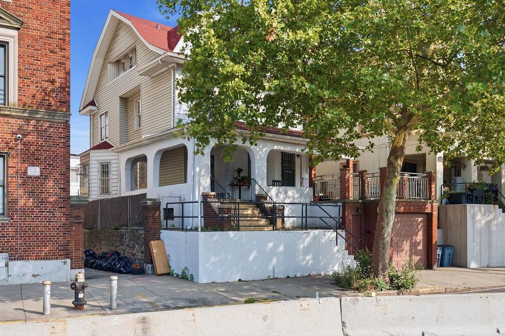 8210 Fort Hamilton Parkway Bay Ridge Brooklyn NY 11209