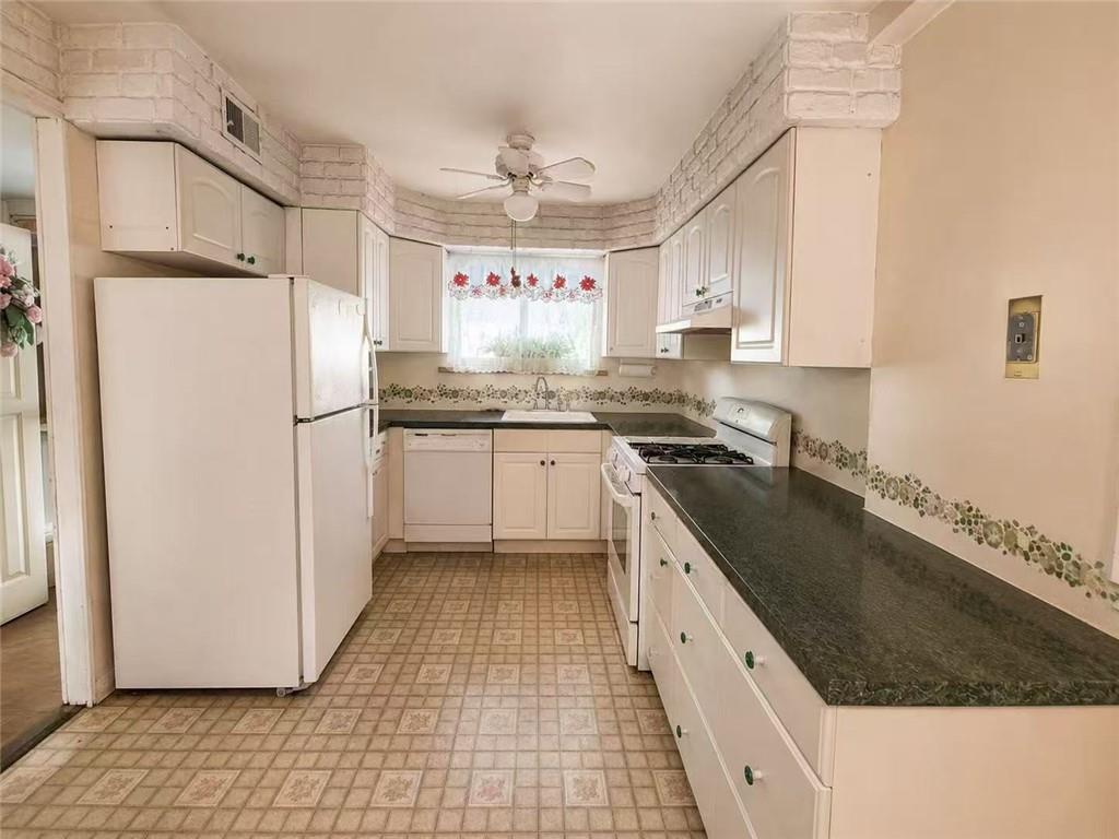 196 Rolling Hill Green Huguenot Staten Island NY 10312