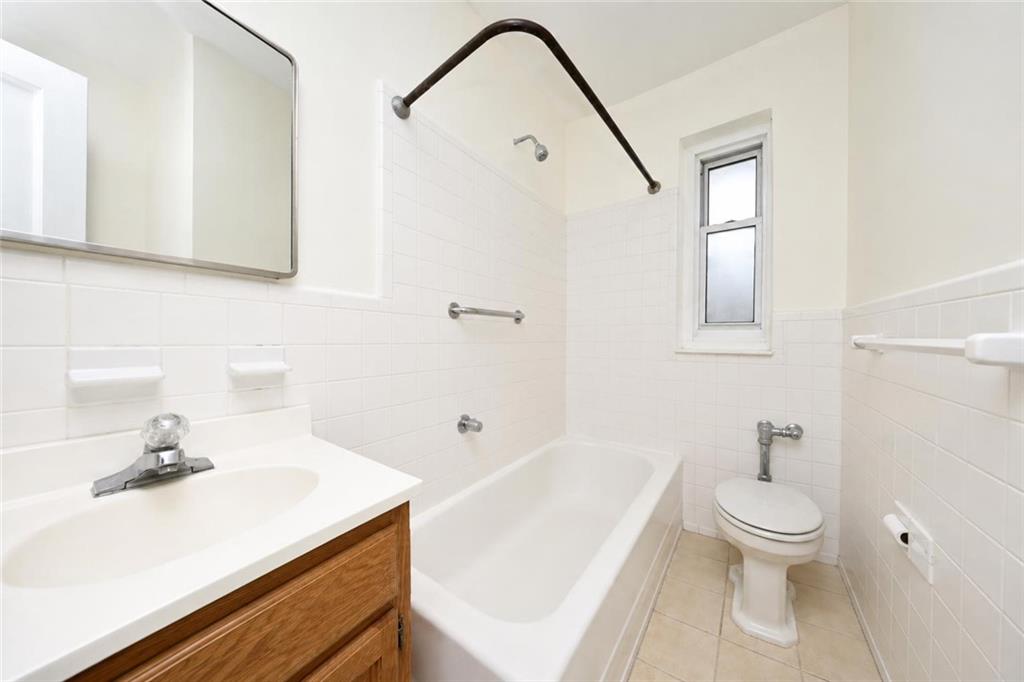 111-50 75th Road Forest Hills Forest Hills NY 11375