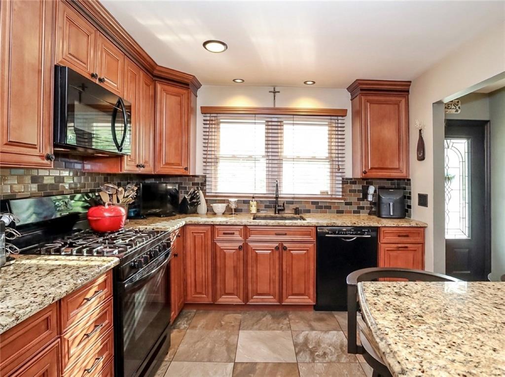 124 East Broadway Way Oakwood Staten Island NY 10306