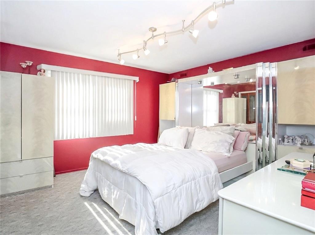 124 East Broadway Way Oakwood Staten Island NY 10306