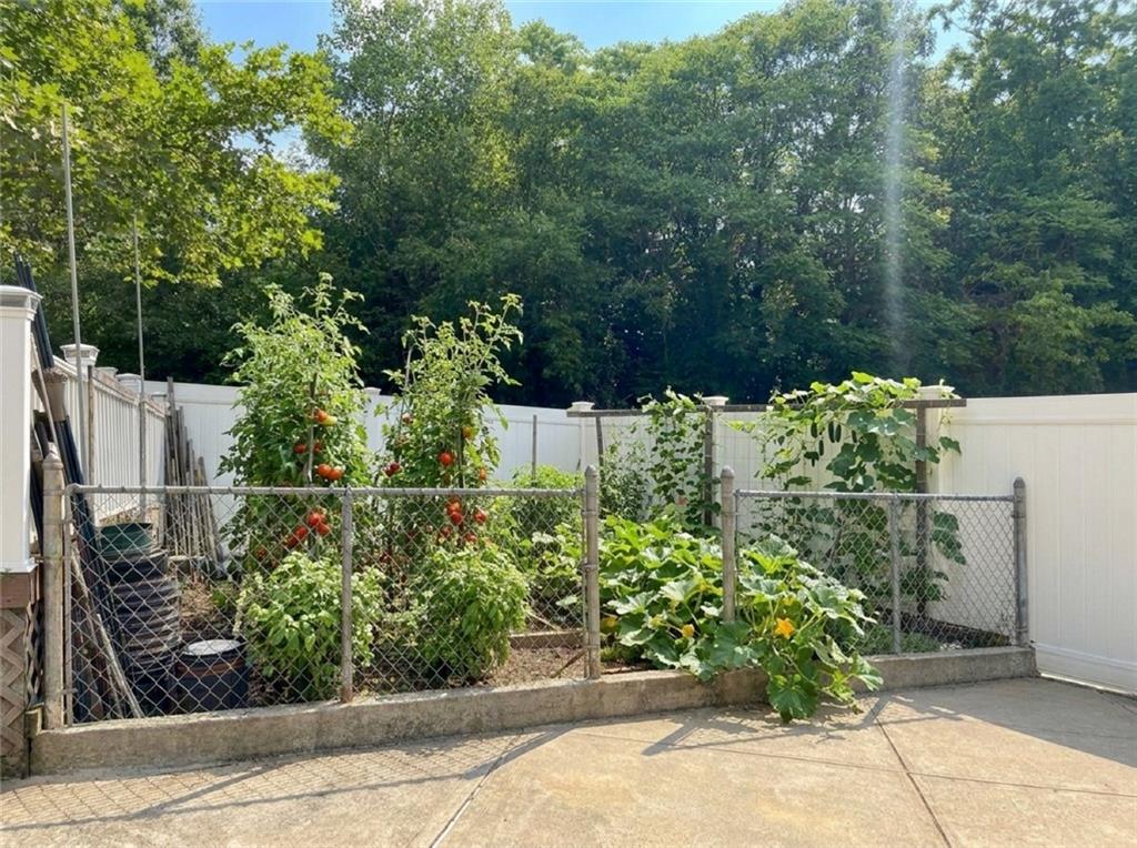 124 East Broadway Way Oakwood Staten Island NY 10306
