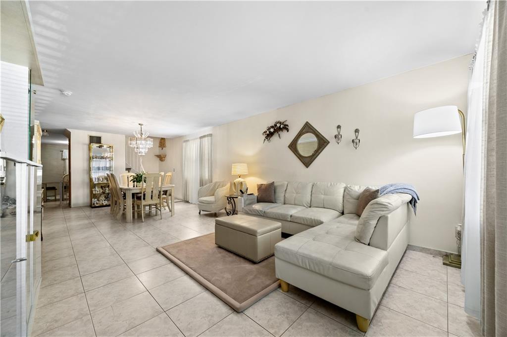 177 Lorraine Loop Rossville Staten Island NY 10309
