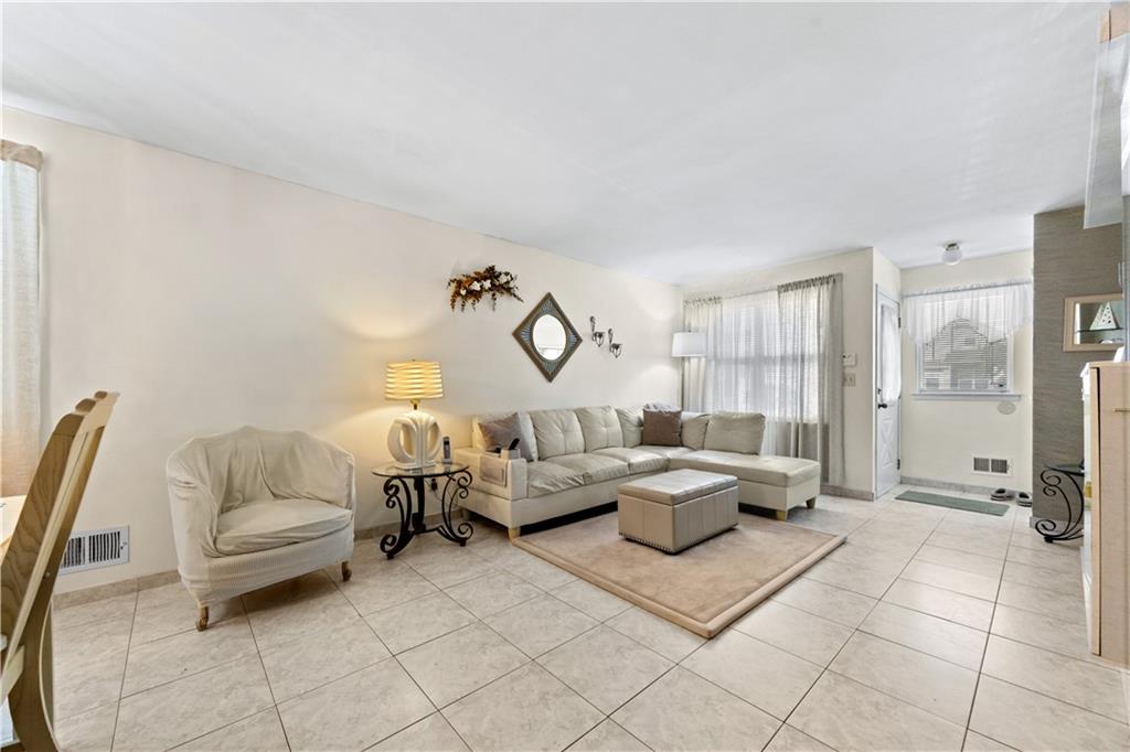 177 Lorraine Loop Rossville Staten Island NY 10309