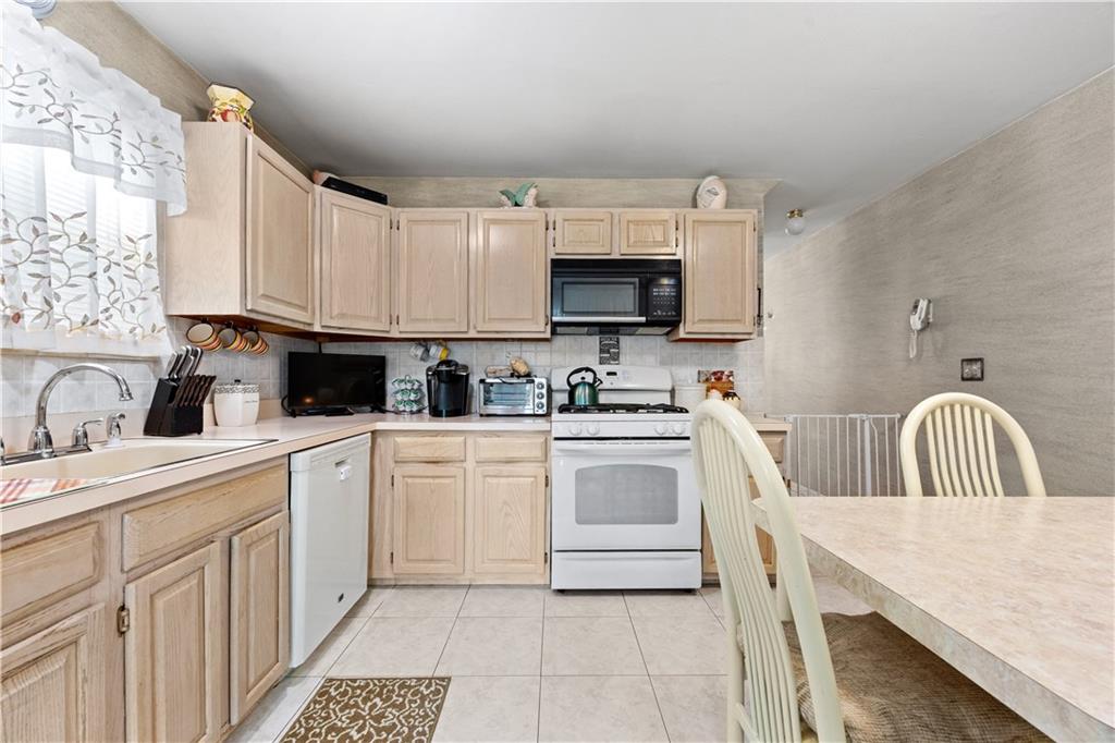 177 Lorraine Loop Rossville Staten Island NY 10309