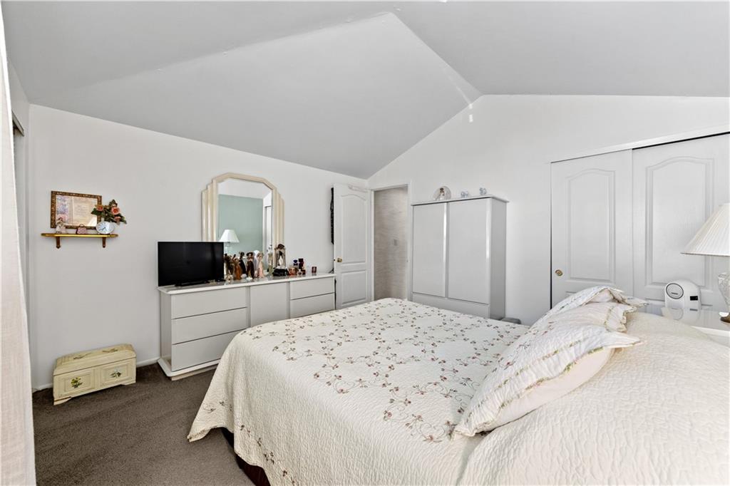 177 Lorraine Loop Rossville Staten Island NY 10309