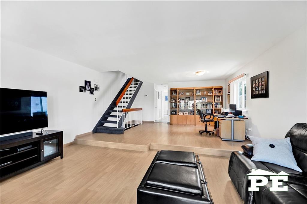 498 Travis Avenue New Springville Staten Island NY 10314