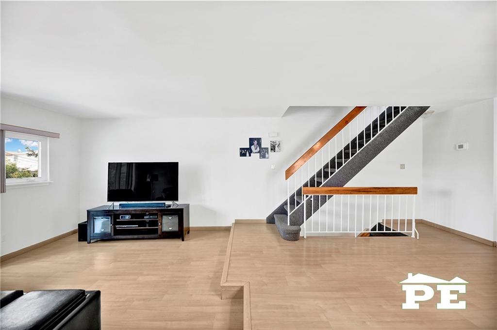 498 Travis Avenue New Springville Staten Island NY 10314
