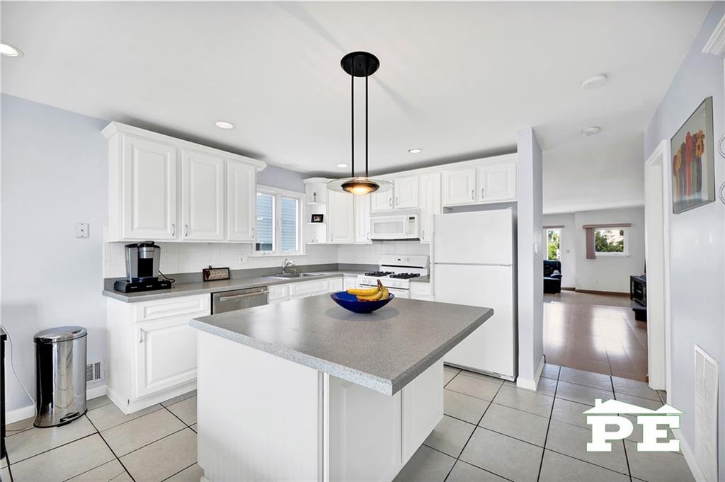 498 Travis Avenue New Springville Staten Island NY 10314