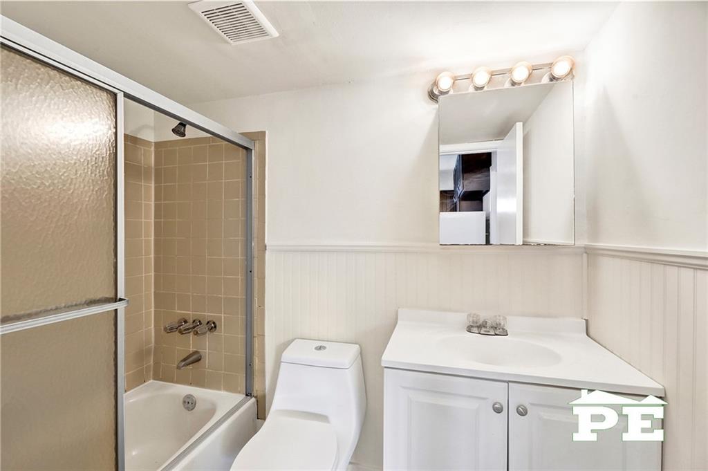 498 Travis Avenue New Springville Staten Island NY 10314